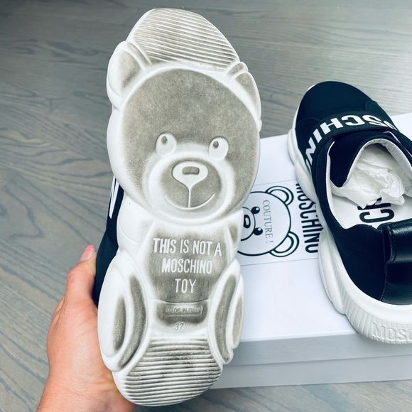 Moschino Teddy Sneakers - Picture 6 of 6